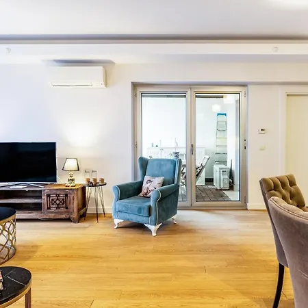 Fully Furnished Stylish Flat In Sisli